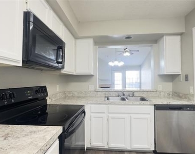 9601 Forest Lane - Photo Thumbnail 9