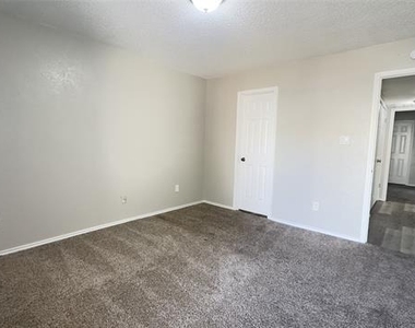 9601 Forest Lane - Photo Thumbnail 18