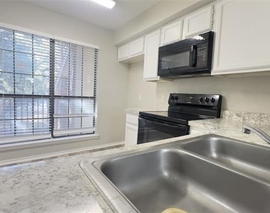 9601 Forest Lane - Photo Thumbnail 8