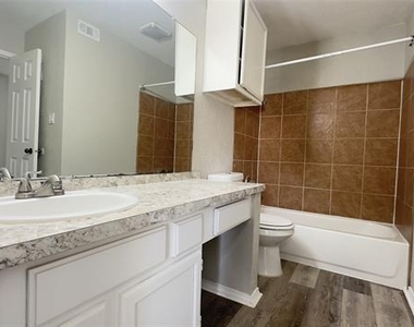 9601 Forest Lane - Photo Thumbnail 15