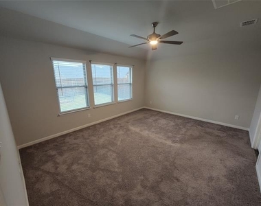 621 Maple Leaf Way - Photo Thumbnail 36