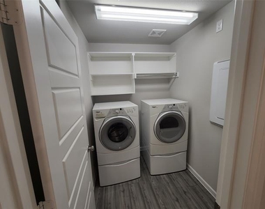 621 Maple Leaf Way - Photo Thumbnail 29
