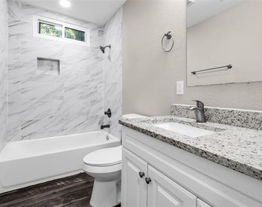 220 W Murray Street - Photo Thumbnail 12