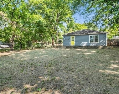 220 W Murray Street - Photo Thumbnail 16