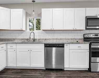 220 W Murray Street - Photo Thumbnail 6
