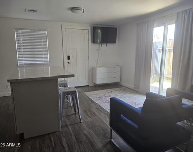 2333 N 12th Street - Photo Thumbnail 2