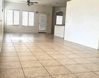 9915 W Wier Avenue - Photo Thumbnail 4