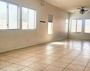9915 W Wier Avenue - Photo Thumbnail 5