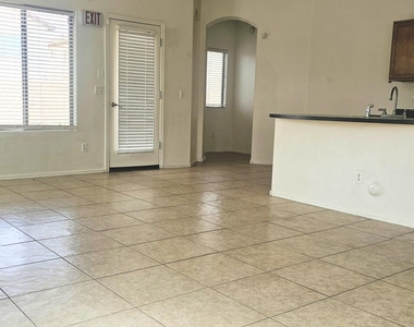 9915 W Wier Avenue - Photo Thumbnail 3