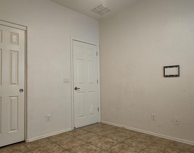 9915 W Wier Avenue - Photo Thumbnail 11