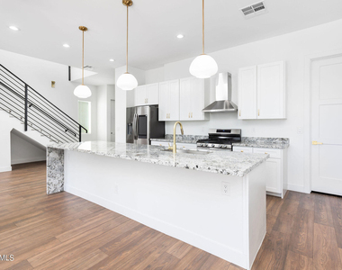 6618 N 16th Street - Photo Thumbnail 8
