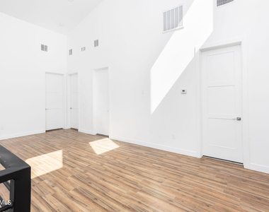 6618 N 16th Street - Photo Thumbnail 12