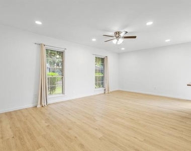 1824 Chamberlain Drive - Photo Thumbnail 4