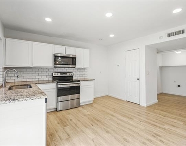 1824 Chamberlain Drive - Photo Thumbnail 11