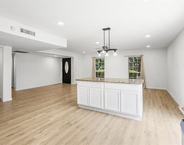 1824 Chamberlain Drive - Photo Thumbnail 12