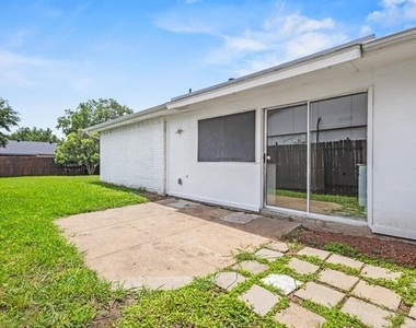 1824 Chamberlain Drive - Photo Thumbnail 21
