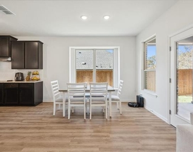 7045 Pecan Glen Place - Photo Thumbnail 12