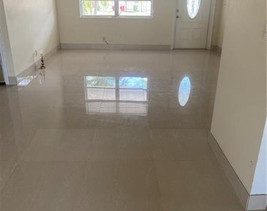1620 Nw 68th Terrace - Photo Thumbnail 3
