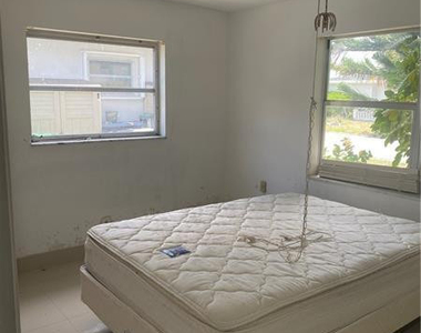 1620 Nw 68th Terrace - Photo Thumbnail 7