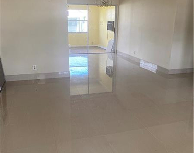 1620 Nw 68th Terrace - Photo Thumbnail 4