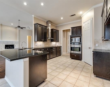2817 Newburyport Avenue - Photo Thumbnail 14