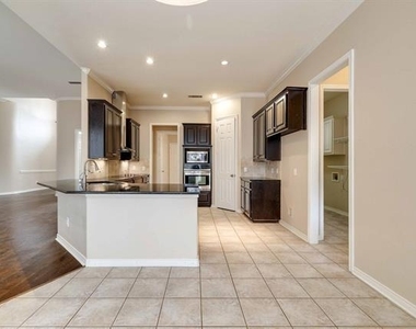 2817 Newburyport Avenue - Photo Thumbnail 13