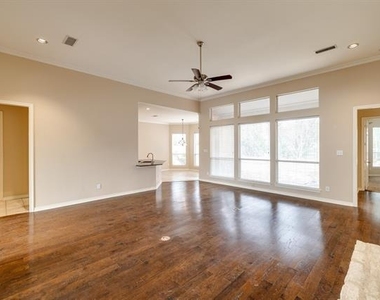 2817 Newburyport Avenue - Photo Thumbnail 5