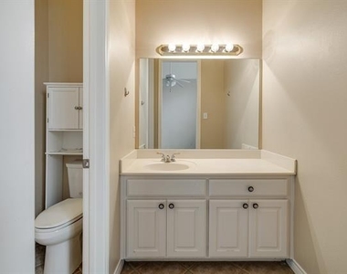 2817 Newburyport Avenue - Photo Thumbnail 25