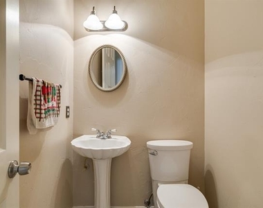 2817 Newburyport Avenue - Photo Thumbnail 21