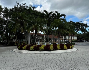 712 Nw 92nd Avenue - Photo Thumbnail 1