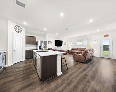 2920 Roper Street - Photo Thumbnail 9