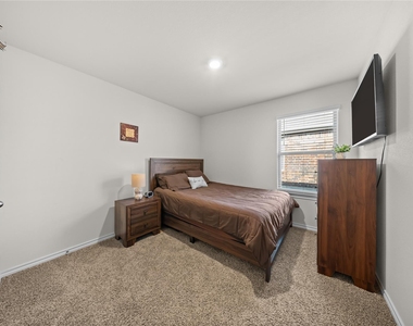 2920 Roper Street - Photo Thumbnail 8
