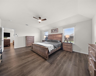 2920 Roper Street - Photo Thumbnail 18