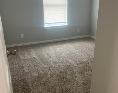 811 Edd Road - Photo Thumbnail 8