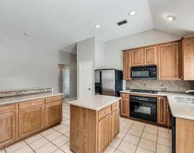 12421 Bruschetta Drive - Photo Thumbnail 7