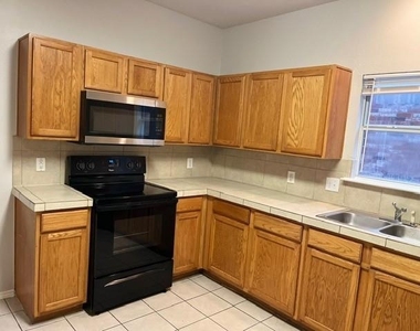 2053 Meadow Park Drive - Photo Thumbnail 10