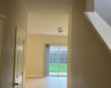 2053 Meadow Park Drive - Photo Thumbnail 5