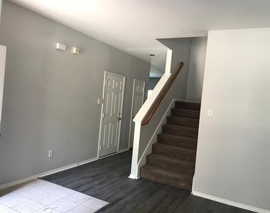 2053 Meadow Park Drive - Photo Thumbnail 7