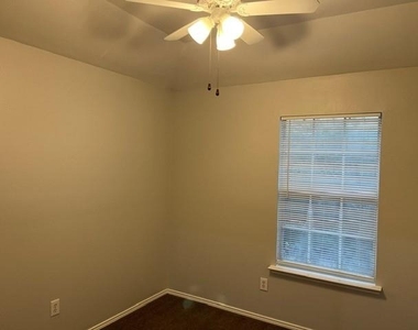 2053 Meadow Park Drive - Photo Thumbnail 25