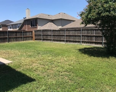2053 Meadow Park Drive - Photo Thumbnail 27