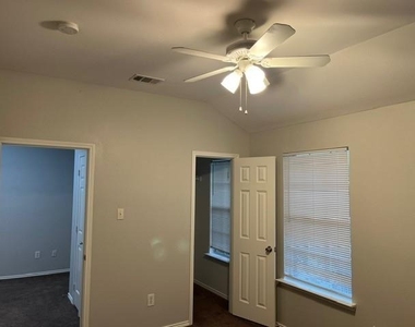 2053 Meadow Park Drive - Photo Thumbnail 22