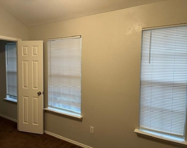 2053 Meadow Park Drive - Photo Thumbnail 23