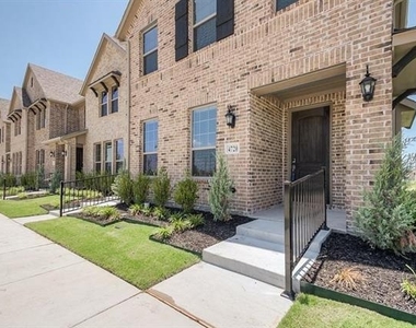 4720 Piedras Lanzar Drive - Photo Thumbnail 1