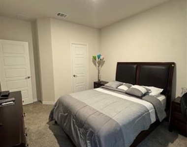 9808 Elk Falls Lane - Photo Thumbnail 7