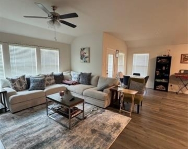 9808 Elk Falls Lane - Photo Thumbnail 4