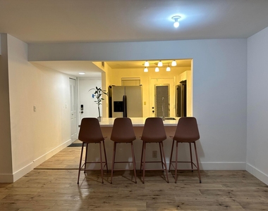 410 Nw 68th Avenue - Photo Thumbnail 2