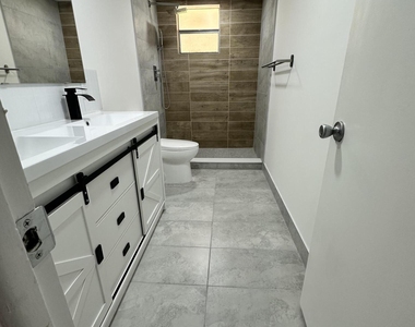 410 Nw 68th Avenue - Photo Thumbnail 11
