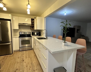 410 Nw 68th Avenue - Photo Thumbnail 1