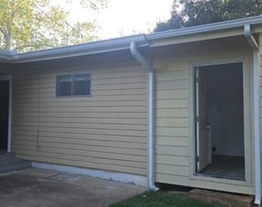 1214 Burleson Street - Photo Thumbnail 13