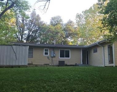 1214 Burleson Street - Photo Thumbnail 2